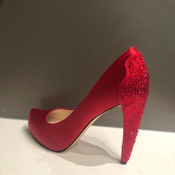 Beautiful High Heels - Picture 2 of 6